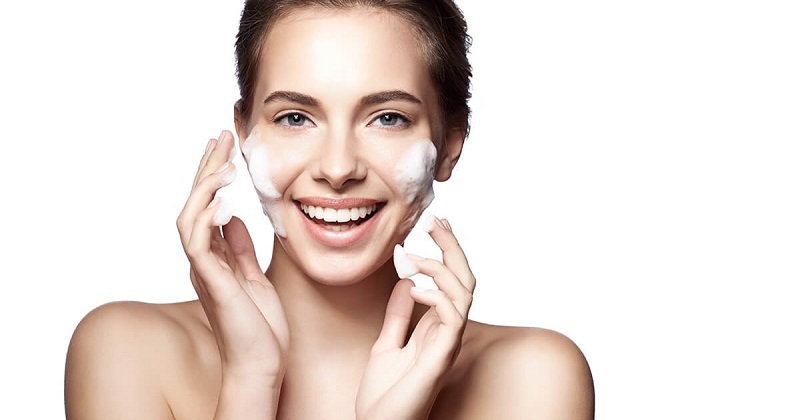 Rửa mặt nhiều lần trong một ngày có tốt không